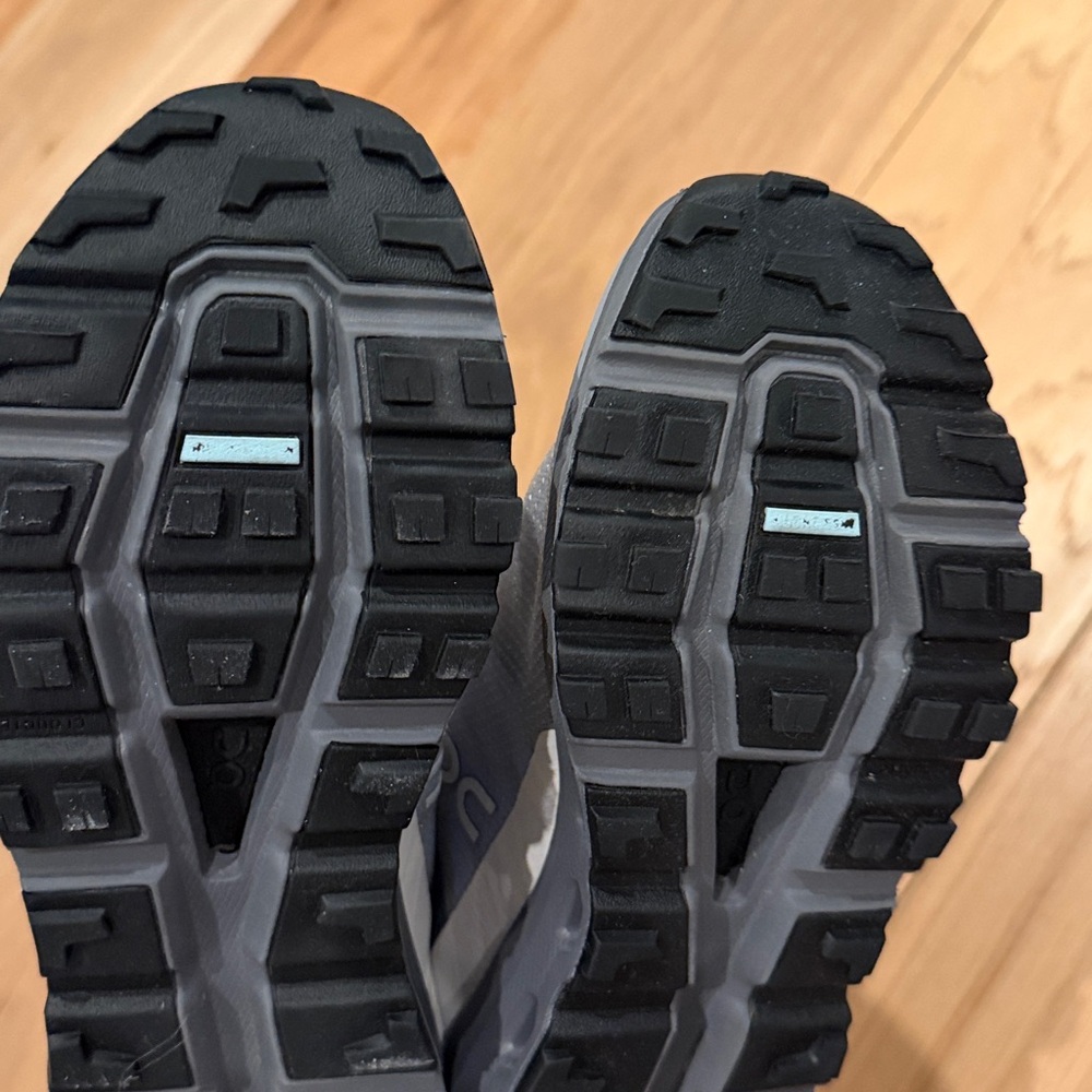 On Cloud Shoes - image 4